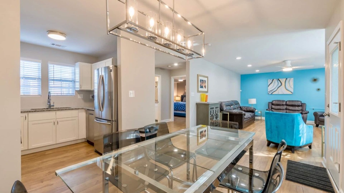 Atlanta House | Close to Downtown, Modern 3 BR w/Driveway