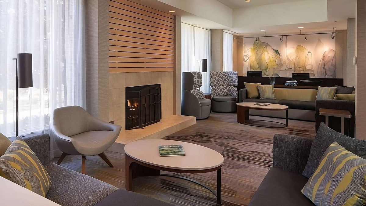 Pleasant Hill Hotel | Close to Downtown San Francisco CA! Property w/Onsite Self Parking & Starbucks