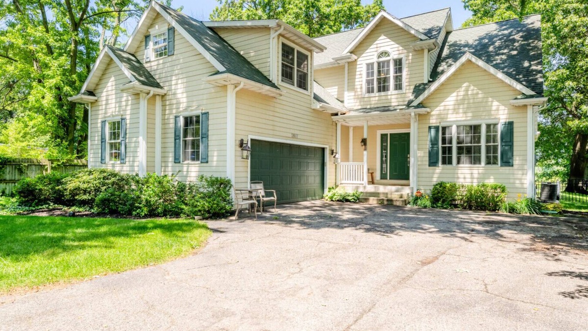 Saint Joseph House | close to downtown St Joe, beaches, restaurants, and Jack Nicklaus Golf Course