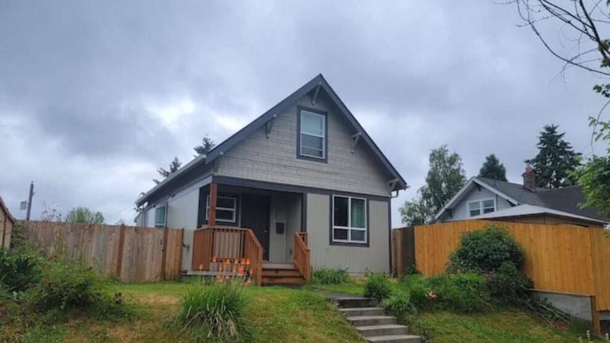 South End House | Close to everything in Tacoma!