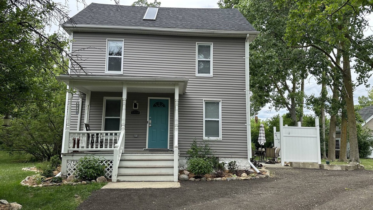 Dicken House | Close to Everything