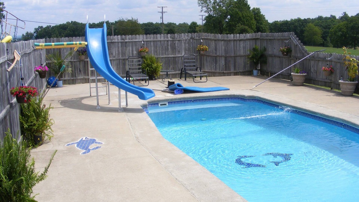 Hico House | Close to everything Whitewater! Inground pool-hot tub-fire pit-basketball ct.!