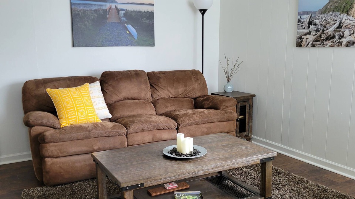Port Orford Apartment | Close to local beaches, beachcombers welcome!