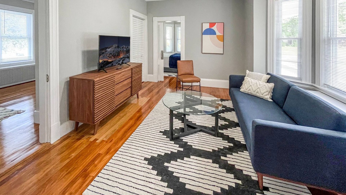 Hampton Apartment | Close to Local Beaches and Downtown
