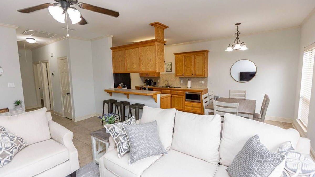 Highlands - Perkins Condo | Close to LSU & Hospitals, Extended Stays Welcome