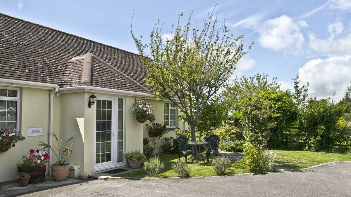 Winfrith Newburgh Cottage | Close to Lulworth Cove and Durdle Door