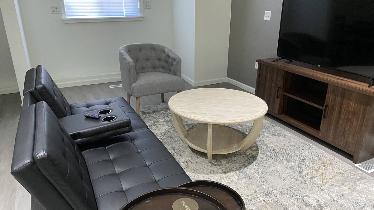 Lansford House | Close to many attractions and plenty of parking!