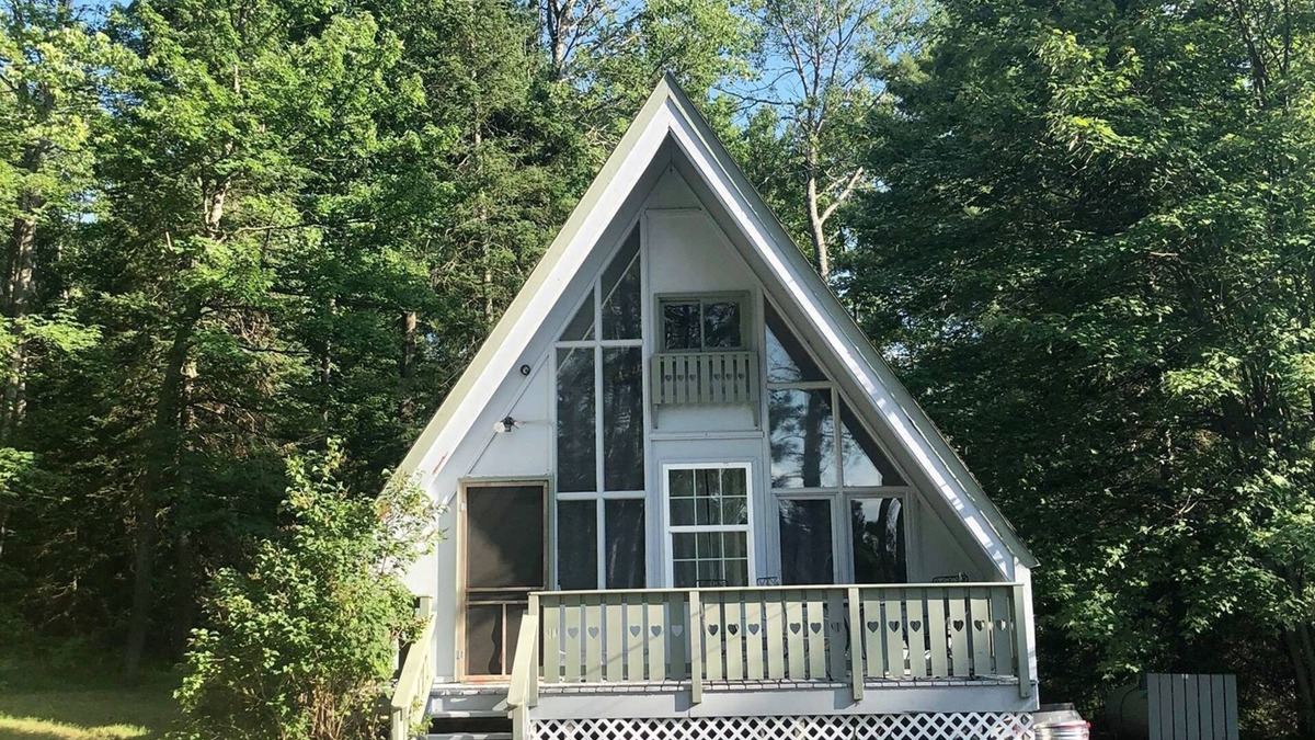 Michaywe House | Close to Nature, Beaches, Hiking, Golf, Ski & Downtown