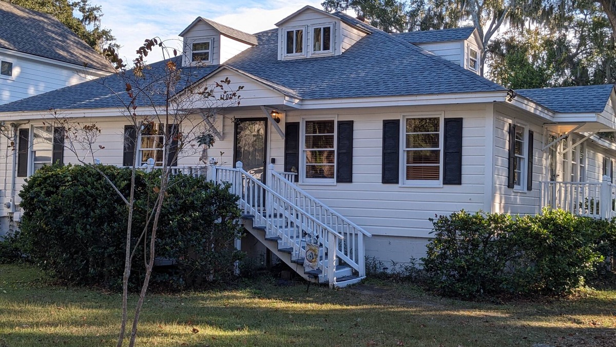 Port Royal House | Close to P.I. Marine Corp Base! Bikes! Fire pit! Game Room! Family friendly!