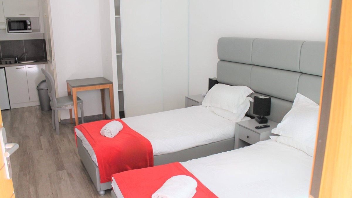 Eguilles Hotel | Close to Parc du Jas de Bouffan! Pets Allowed, Parking & Pool!