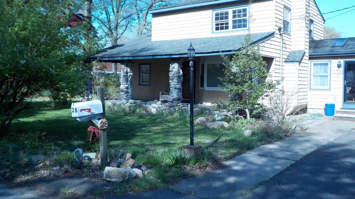 Belle Mead House | Close to Princeton,Rutgers, WiFi,No Clean Fee 1-3 guests ,Free laundry in house.