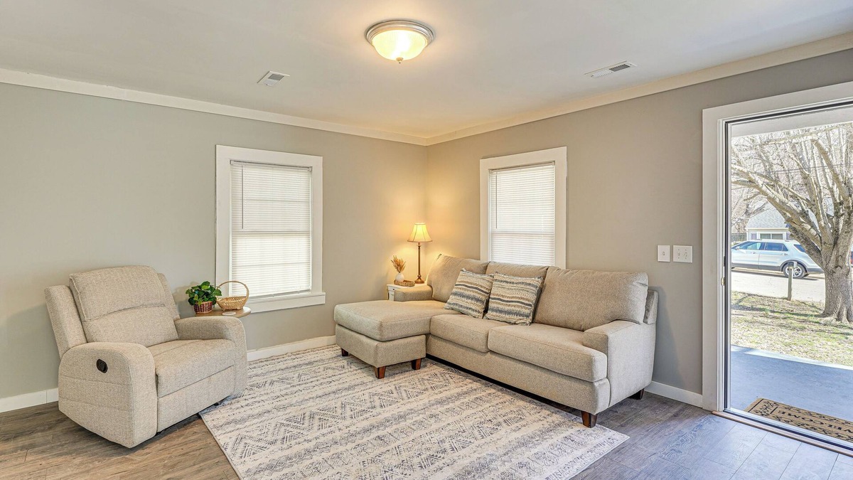 Roxboro House | Close to Shops, Eats & Hospital: Roxboro Retreat