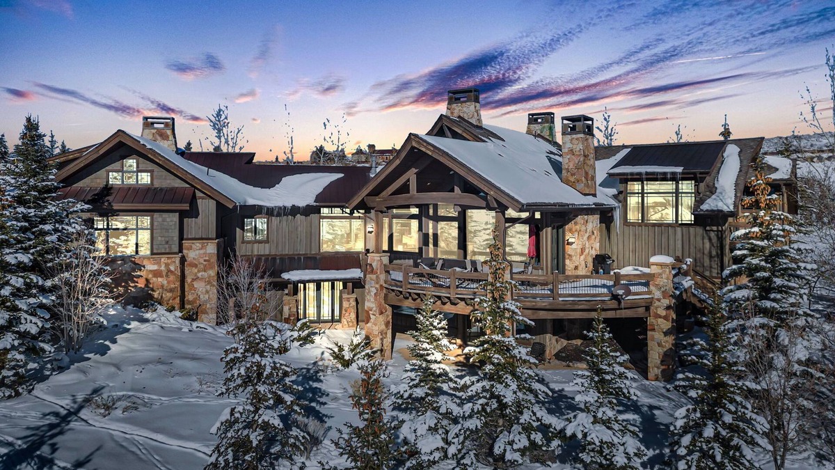 Park City House | Close to Ski, Main Street, Free Resort Shuttle with 5 star Amenities. Family Dream Home!