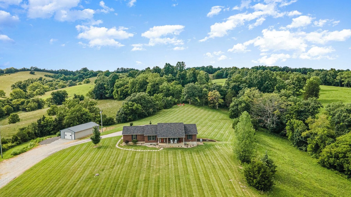 Corinth House | Close to the Ark! Incredible views on 10 private acres w/firepits!