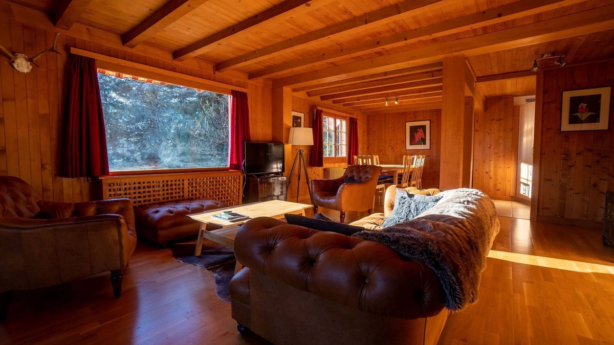Barboleusaz Ski Chalet | Close to the arrival of the slopes, 750m from the Barboleuse train station.