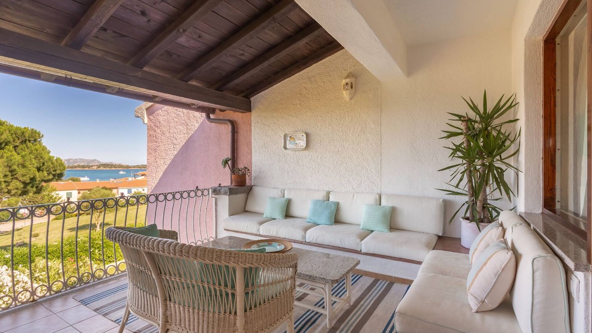 Porto San Paolo Apartment | Close to the beach, 7 people appartement Tavolara's Island Bay view WiFi, AC.