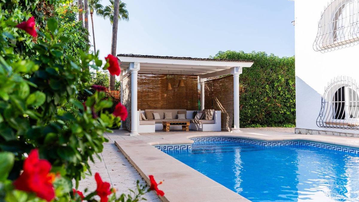 El Tosalet House | Close to the beach, bars & restaurants, large swimming pool that can be heated
