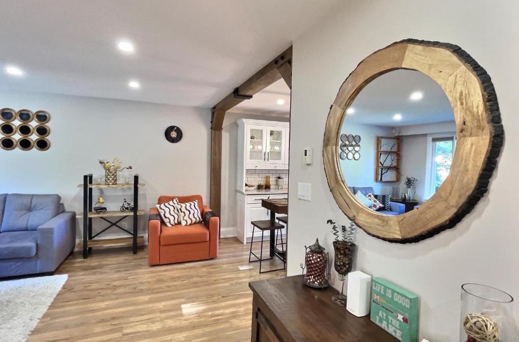 Barrie House | Close to the best of Barrie! The waterfront is mere minutes away!