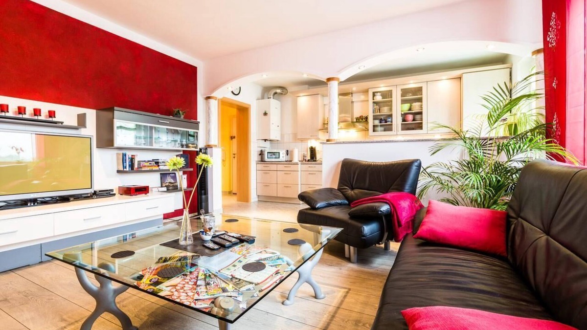 Muelheim Apartment | Close to the fair - beautiful, bright 3-room apartment, 70 m²