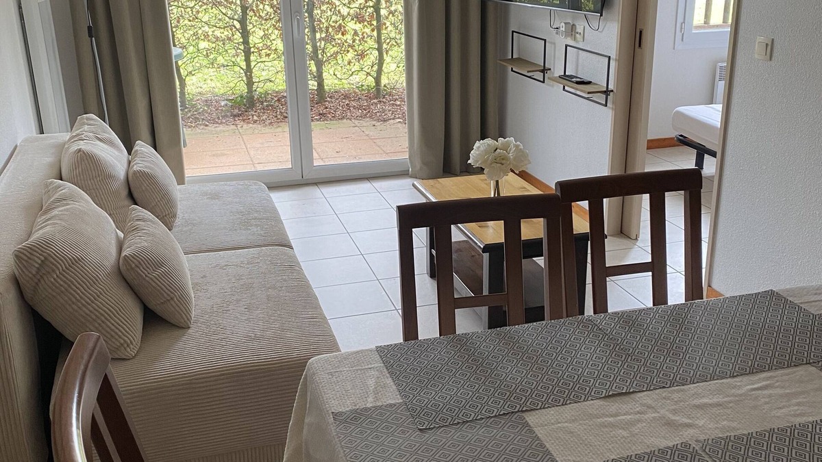 Levernois Apartment | Close to the golf course, the Cité du Vin and the Hospices de Beaune!