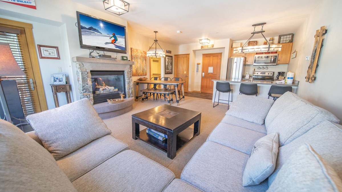 River Run Condo | Close to the Gondola, Walk to shopping and dining