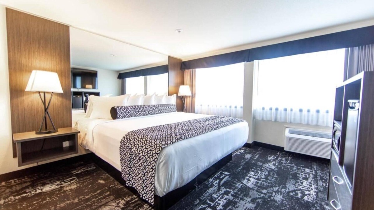 Riverside House | Close to the Riverfront Park & Spokane Falls! With Outdoor Pool Onsite!