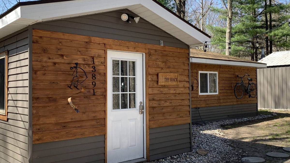 Brethren House | Close to Tippy Dam, Lake Michigan, North Country Trail and so much more!