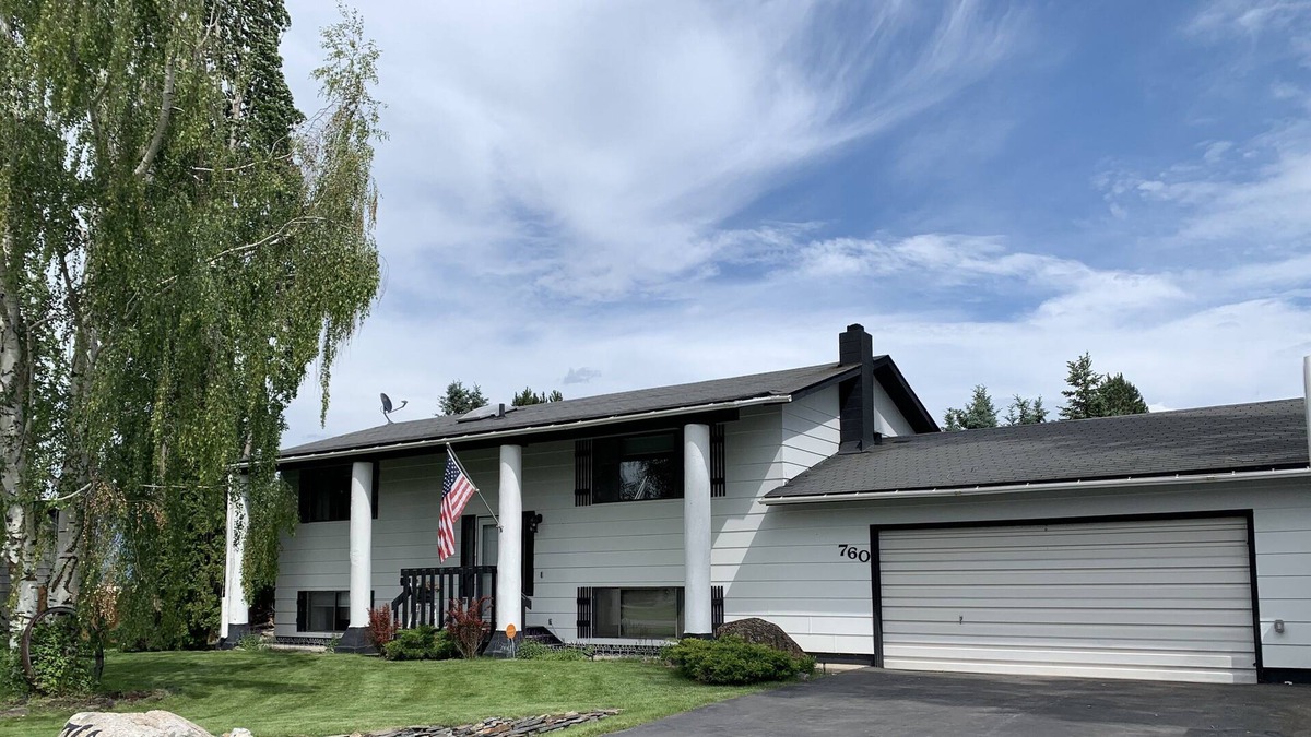 Evergreen House | Close to town but feels like the country!