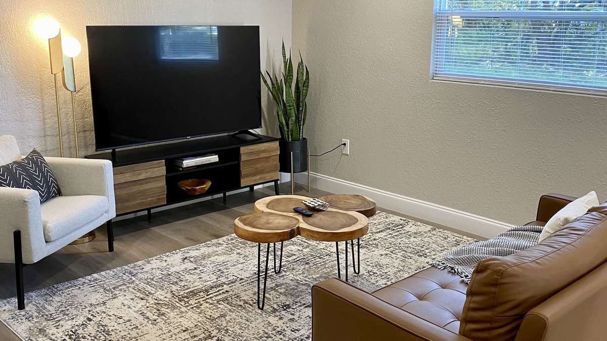 Fairview Shores House | Close to Universal, IOA and downtown Orlando King 2 Bedroom & dedicated office