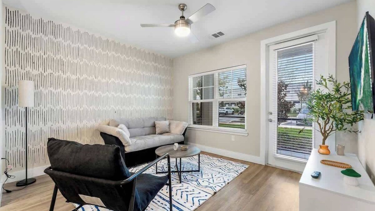 Southeast Orlando Apartment | Close to Universal King Suite, Pet-Friendly Stay