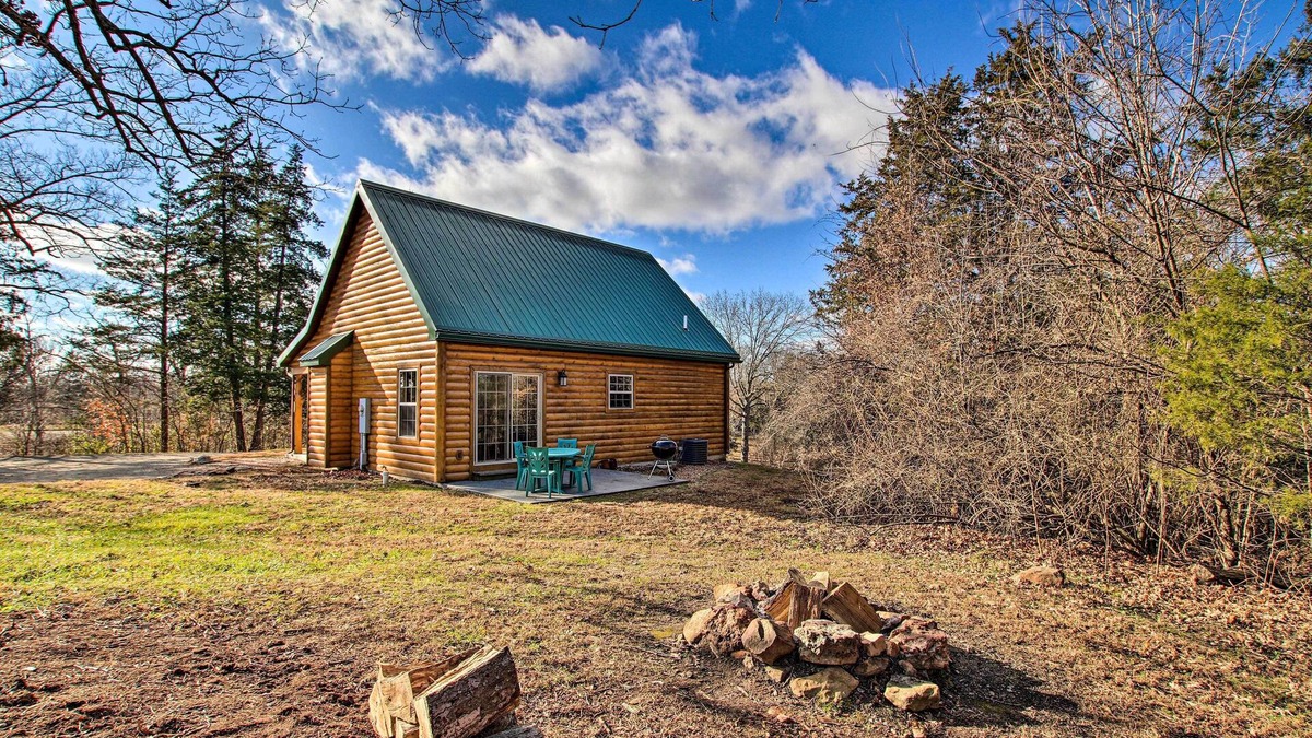 New Haven Cabin | Close to Vineyards: Updated New Haven Retreat!