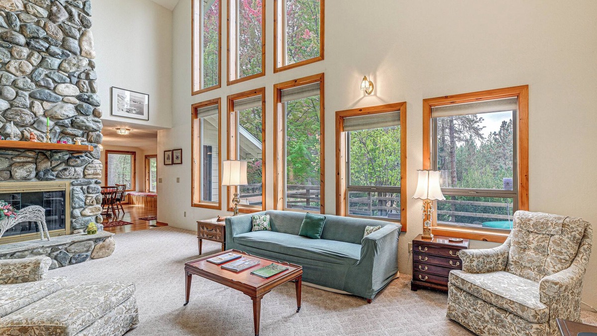 Murphy House | Close to Wine Trail: Home w/Deck Near Applegate
