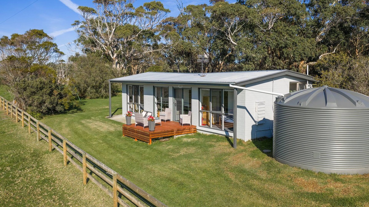 Yanakie Cottage | Closest accommodation to Wilsons Promontory National Park 500m from the entrance