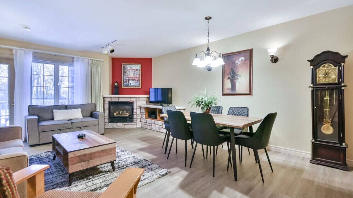 Oro-Medonte Condo | Closest Building to the Ski Hill