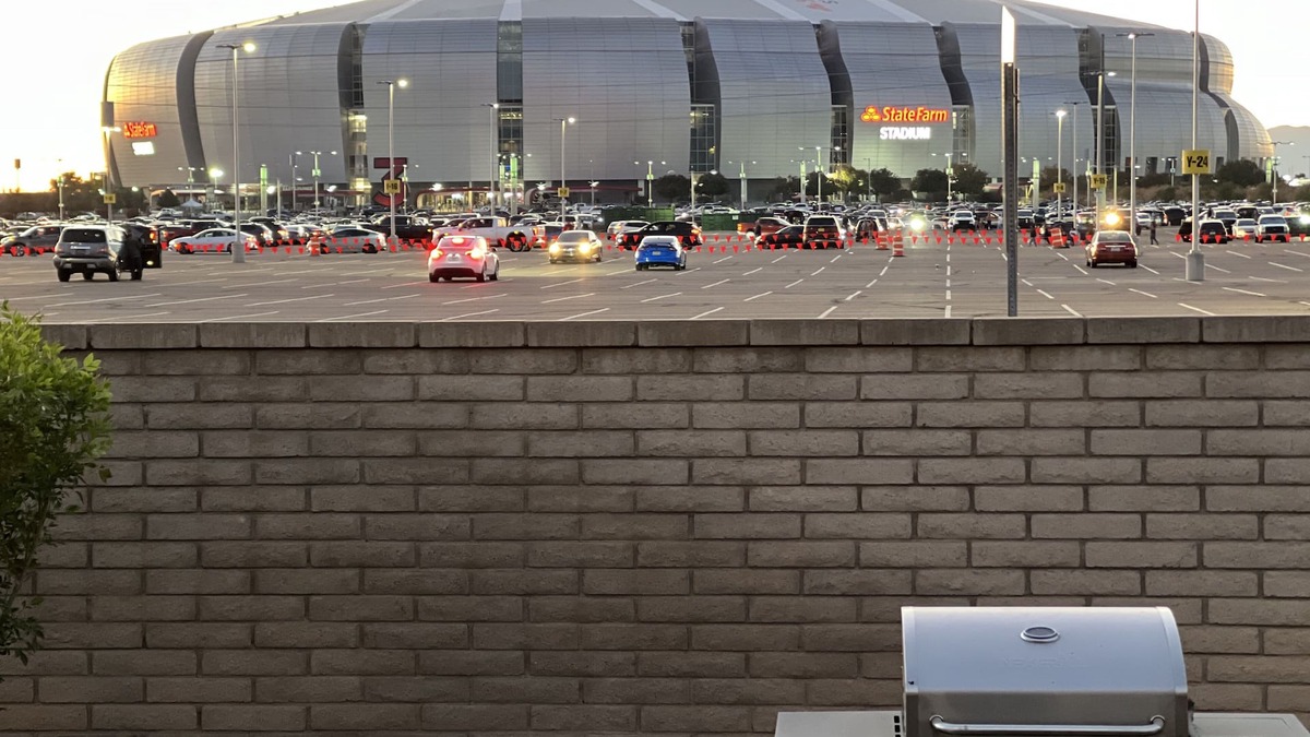 Glendale Sports and Entertainment District House | Closest Home to State Farm Stadium. Pet friendly! Walk to Dining/entertainment
