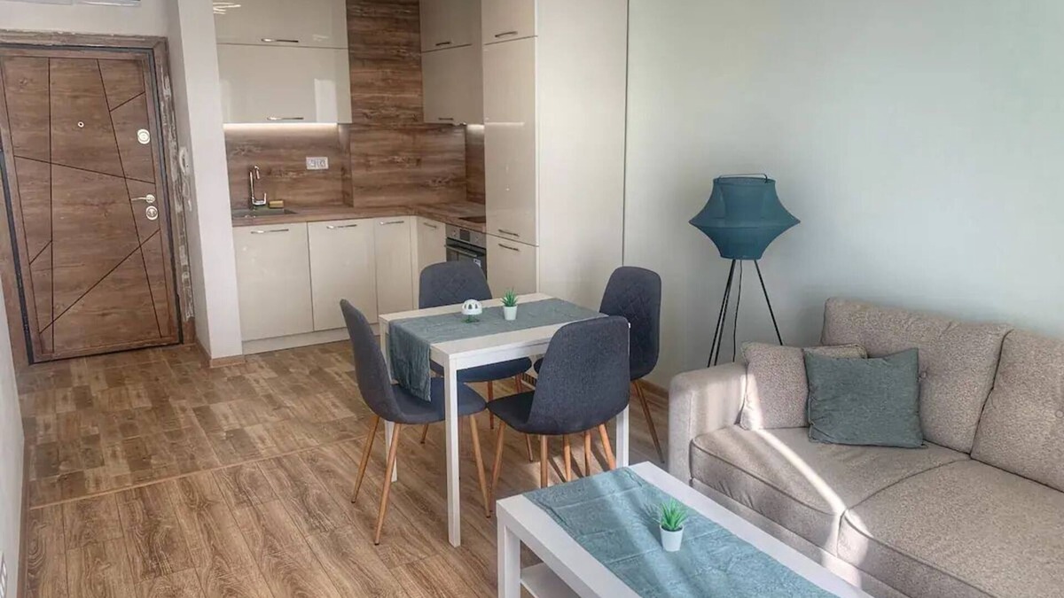 Iskar Apartment | Cloud 9 Apartment by LMG