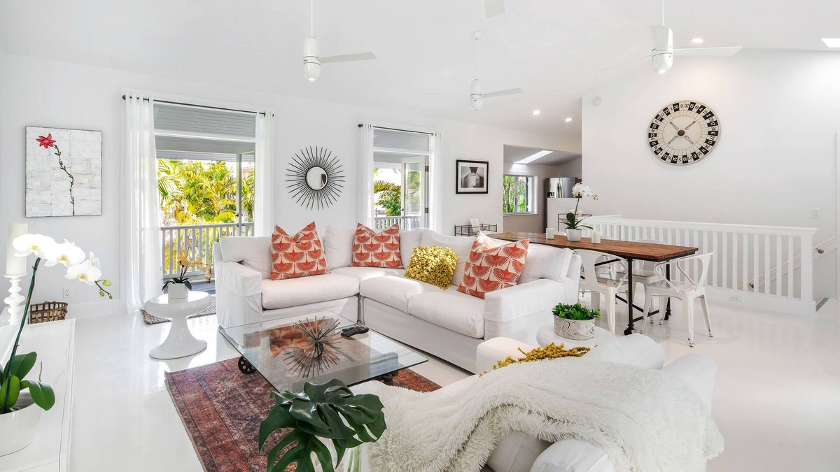 Downtown House | ~ CLOUD 9 ~ It's heaven on earth in this 3B/3BA lavish home with pool/parking