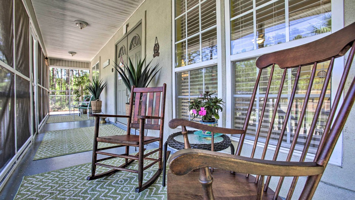 Waveland Cottage | 'cloud 9 On The Coast' < 1 Mi to Beach!