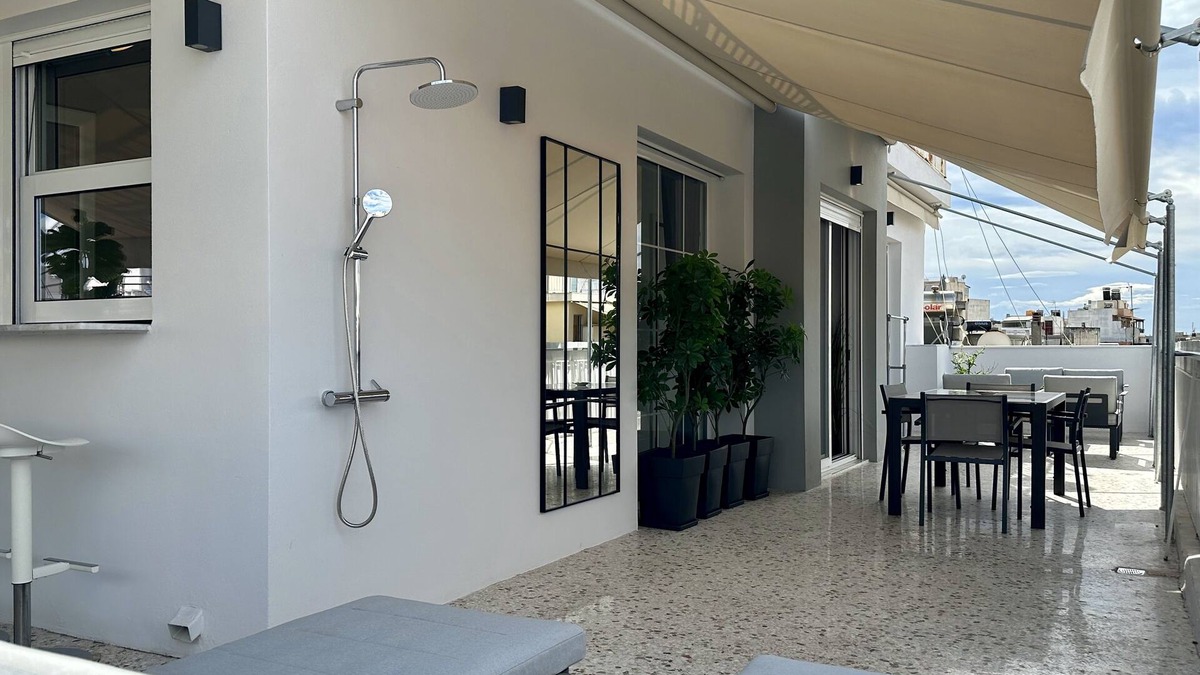 Tavros Apartment | Cloud 9 - smart apartment private jacuzzi