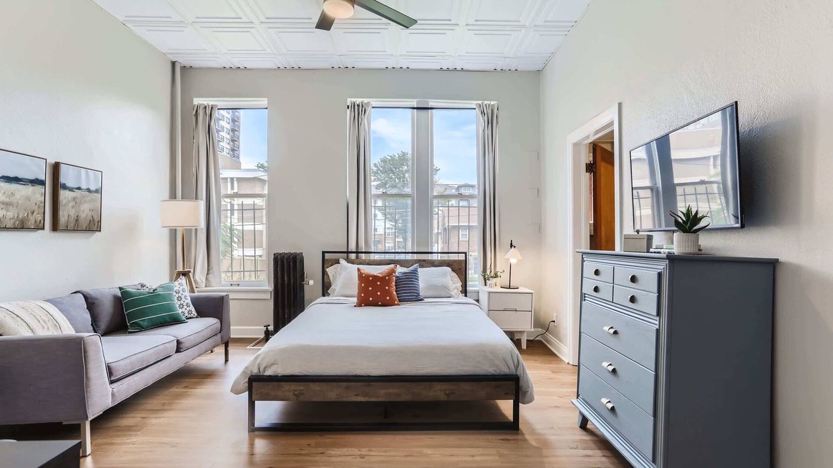 Congress Park Apartment | Cloud by Modern Midstay/1 Block to City Park #C4