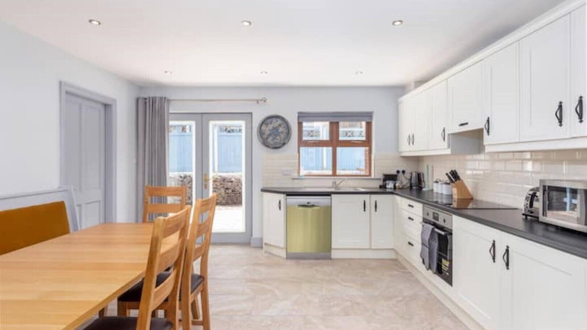 Dingle House | Clover House Dingle: Holiday Home
