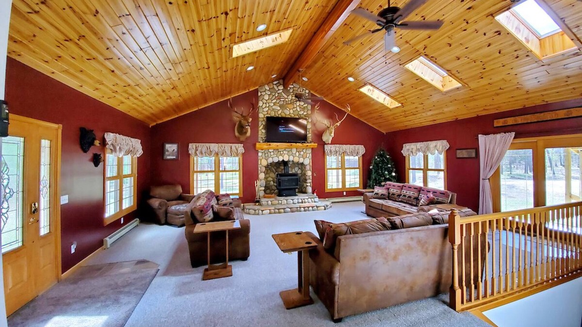 Luther House | Club 39 Rental In The Heart of The Manistee National Forest