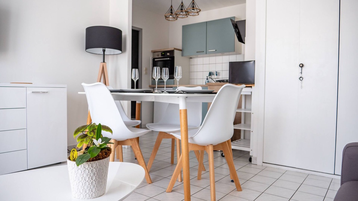 Carquefou Apartment | Club House 2 - Cottage in the Heart of Carquefou - bus N ° 85 at 50m