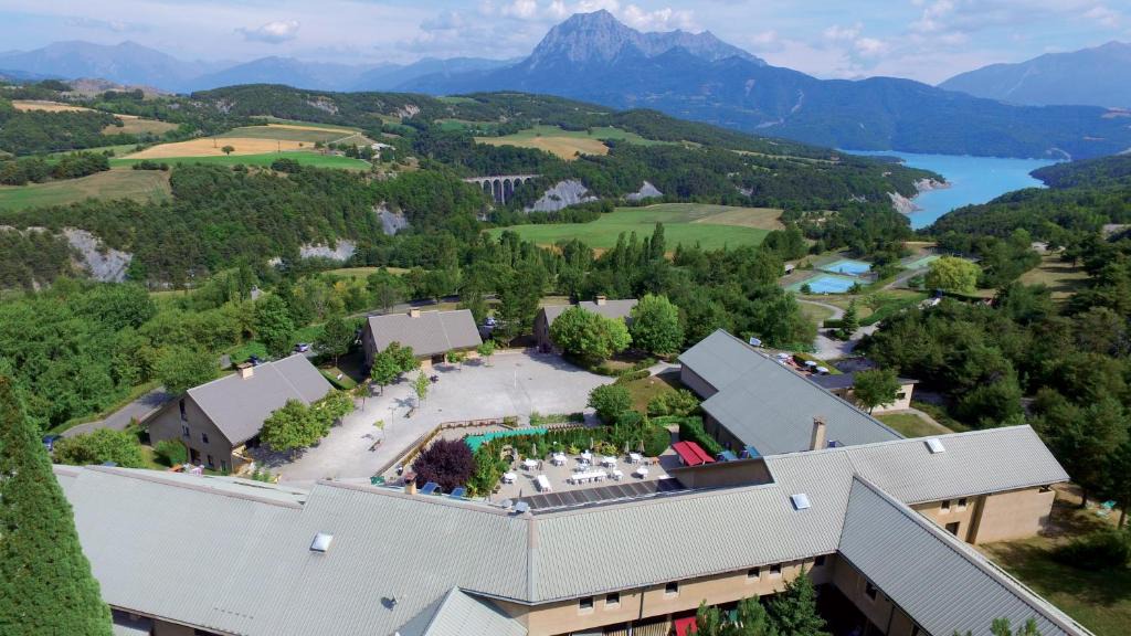 Chorges Hotel | Club Vacances Bleues Les Horizons du Lac (anciennement Serre-du-Villard)