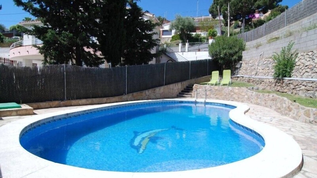 Santa Susanna Villa | Club Villamar - Comfortable villa for 11 people, private pool and BBQ, just 3 min. drive from the.