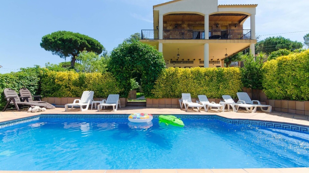 Mont Barbat Villa | Club Villamar - Nice villa with 2 kitchens with fantastic views over mountains just a 10 min driv.