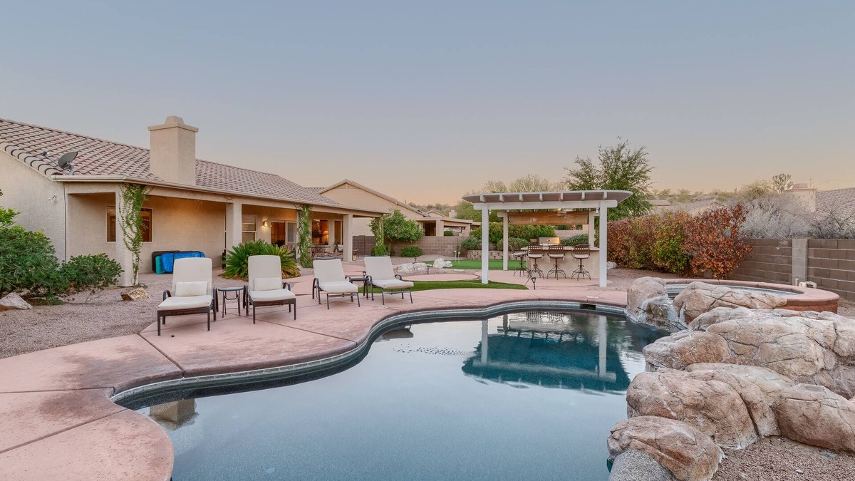 The Bluffs House | Club Wolff West - Enjoy Tucson in Style. Pool, hot tub, outdoor kitchen, view