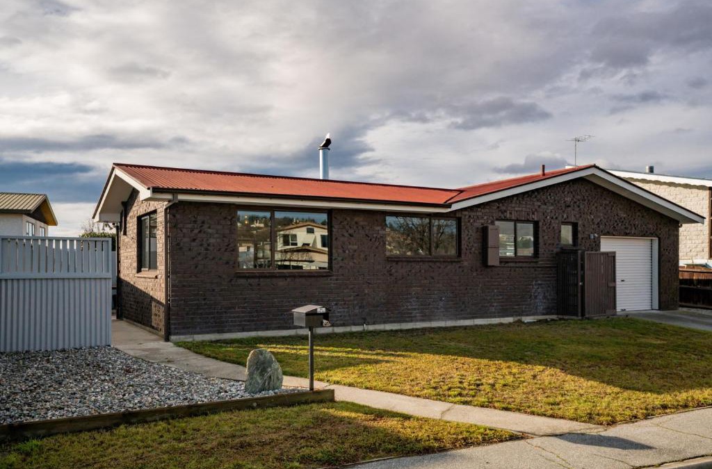 Alexandra House | Clutha Charmer - Alexandra Holiday Home