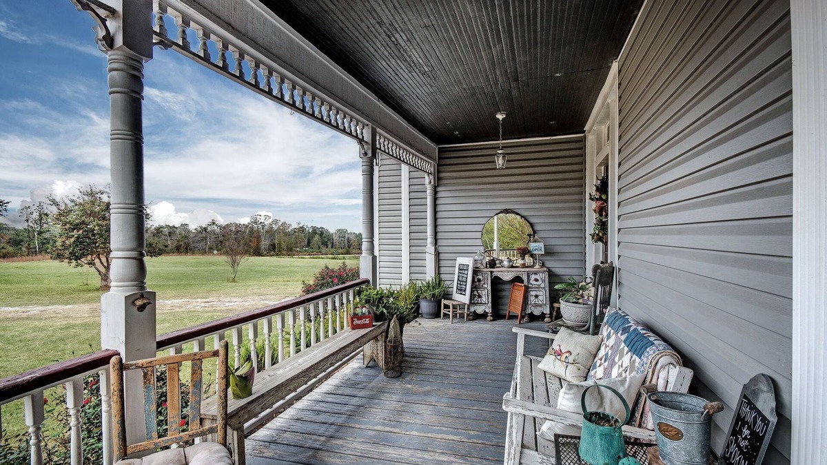 Harperville Bed & Breakfast | Clyde and Marie's Bed & Breakfast
