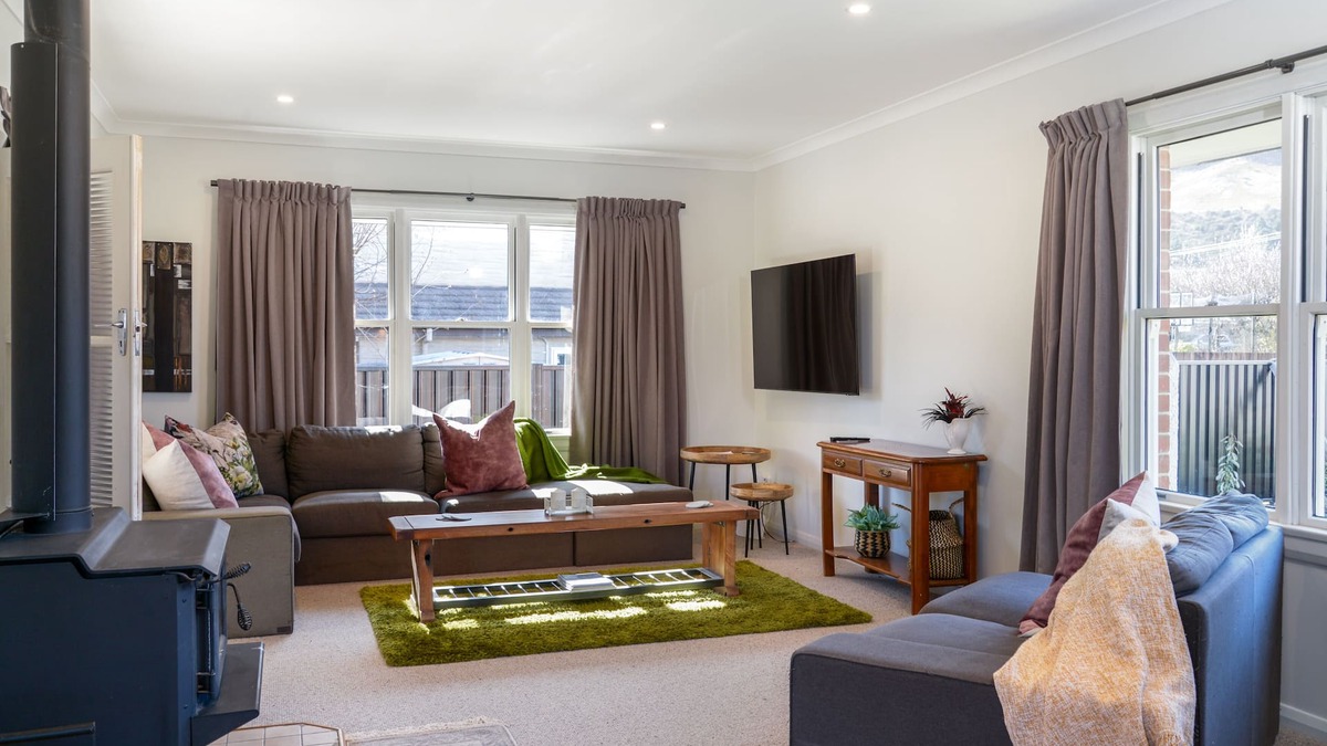 Clyde House | Clyde perfect - Central - rail trail perfect.